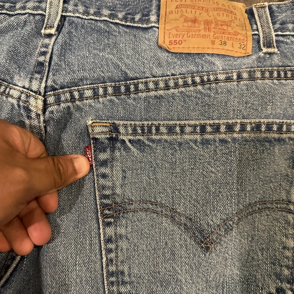Levi's 550 Jeans Mens 36x32 Blue Relaxed Fit Baggy Wide Leg Distressed Y2K Denim